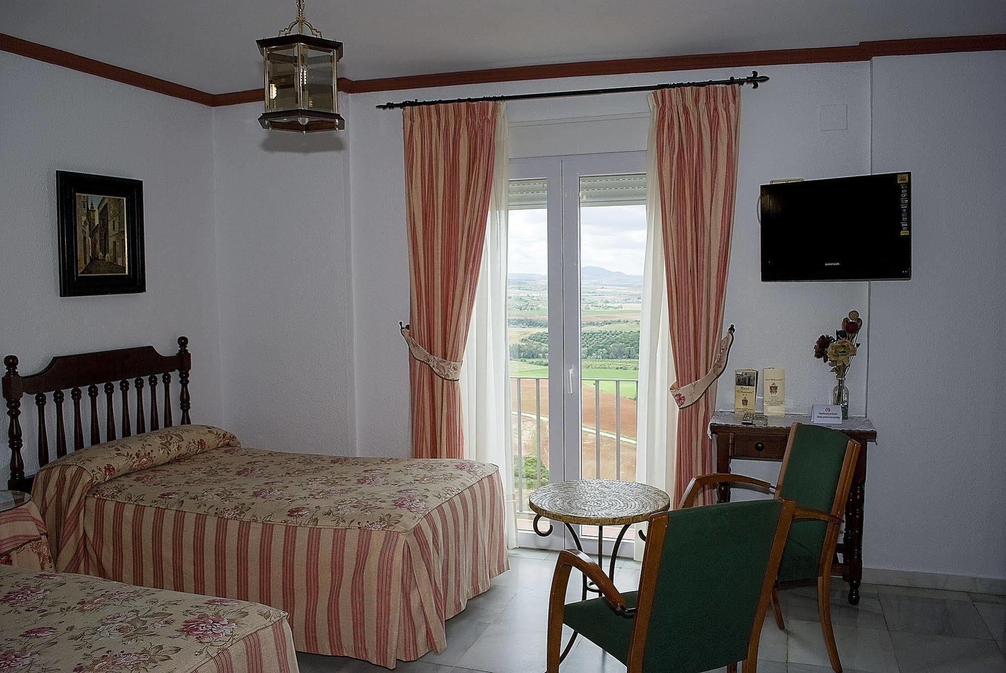 El Convento Hotel 2*